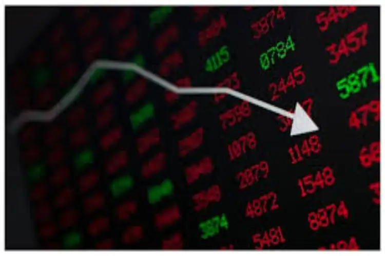 Sensex slips 142 points, Nifty closes range-bound amid mixed global cues
