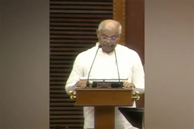 Governor Arlekar addresses 16th Keralam Assembly, outlines UDF welfare push, Indira Guarantees and reforms