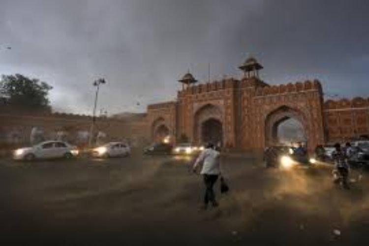 Heavy rain accompanied by thunderstorms occurred at many places in Rajasthan.