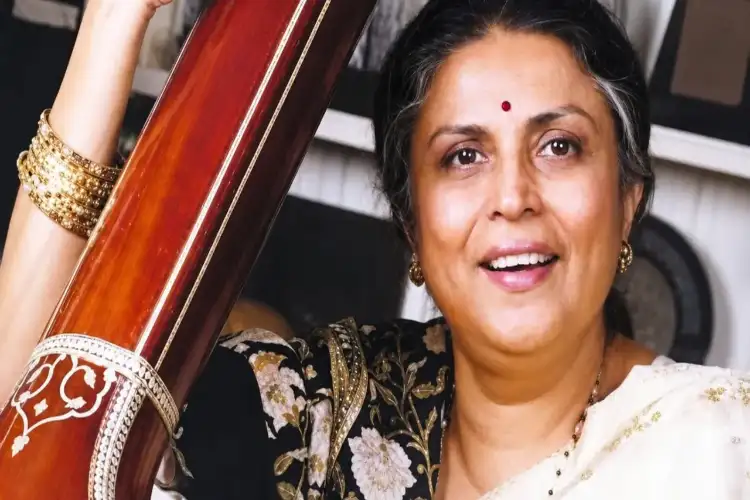 Devendra Fadnavis pays emotional tribute to veteran singer Suman Kalyanpuri