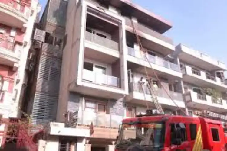 Delhi: Fire breaks out in four-storey building in Mukherjee Nagar, all residents evacuated safely