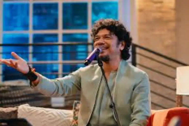 Singer Papon modernises gazal with track 'Apne Khilaaf' from his album 'Mehfilz with Papon'