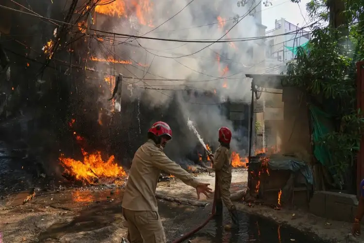 Malviya Nagar Fire Tragedy: Waseem Raja Saves Lives, Becomes a Beacon of Humanity