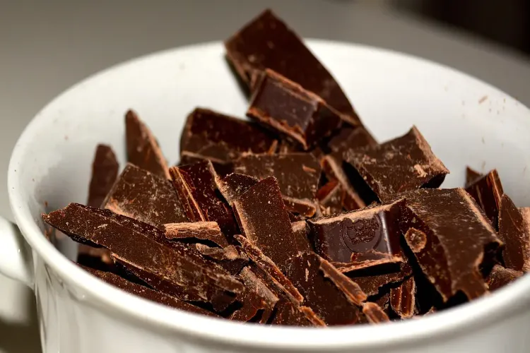 Does dark chocolate really provide relief from period pain?