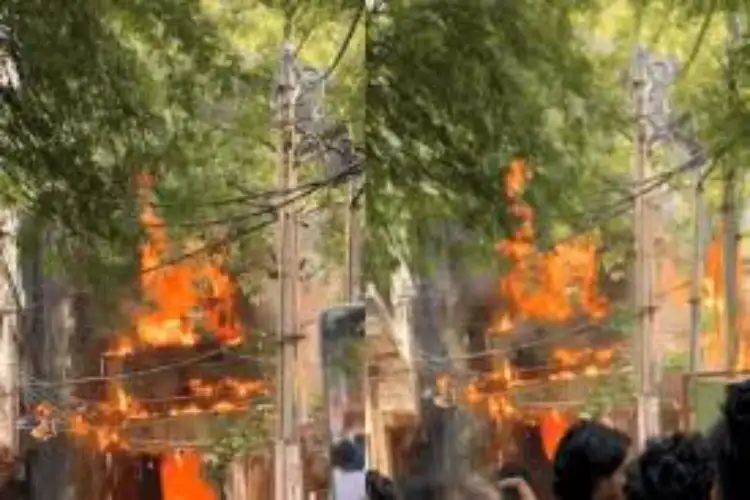 Delhi govt announces ex-gratia of Rs 10 lakh for kin of deceased, Rs 5 lakh for injured in Malviya Nagar fire
