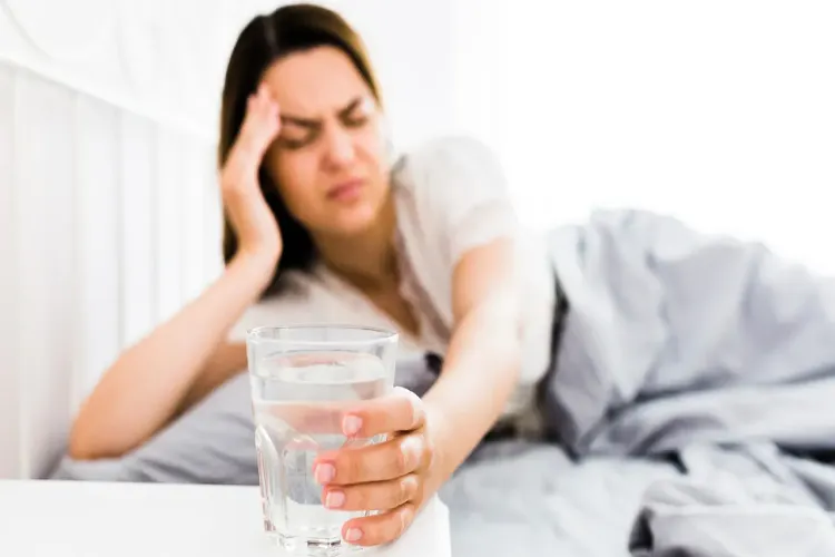 Does dehydration make the skin look older? Know the whole truth.