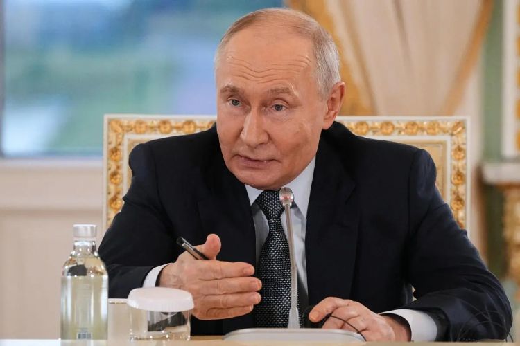 Russia will not interfere in the 'fragile' relations between India and China: Putin
