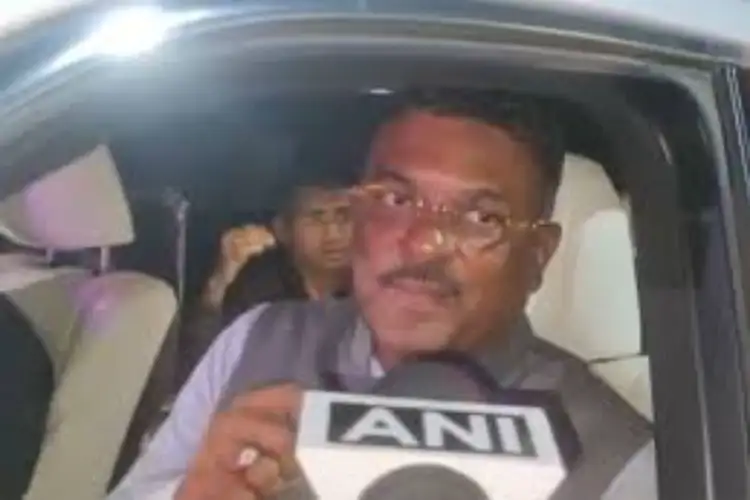 Maharashtra: Two suspended after Minister's surprise inspection at Amravati bus depot during cleanliness drive