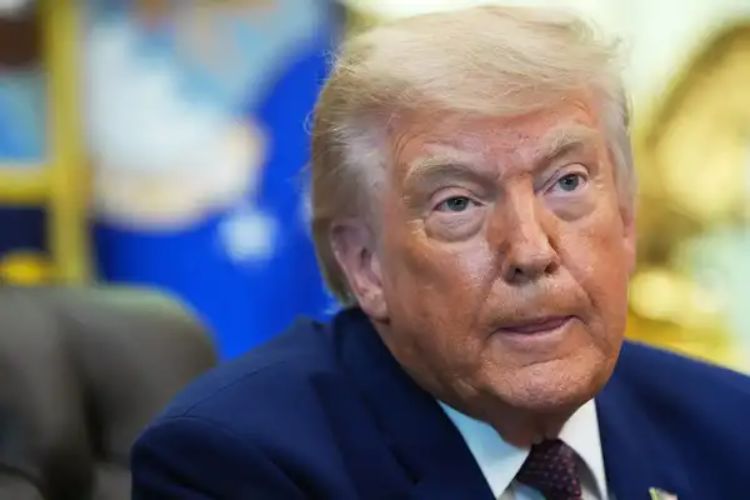 Pilots of US helicopter that crashed near Strait of Hormuz are safe: Trump