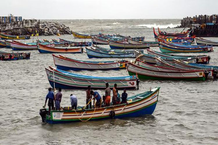 The annual fishing ban in Kerala will come into effect from Tuesday midnight.