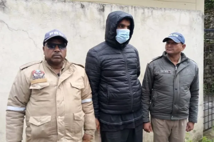 Fraud of 30,000 in the name of Kedarnath VIP darshan; fake IRCTC agent arrested.