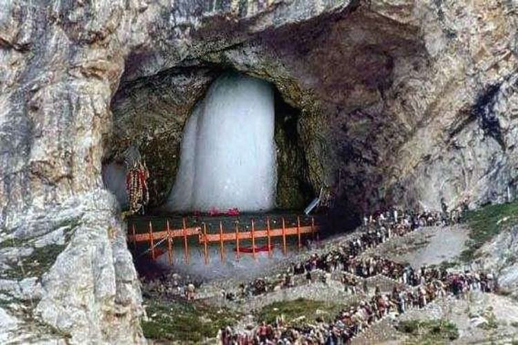 The arrival of sadhus in Jammu has increased religious fervor for the Amarnath Yatra.