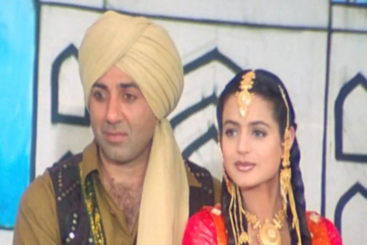 Sunny Deol expressed happiness on completion of 25 years of 'Gadar'