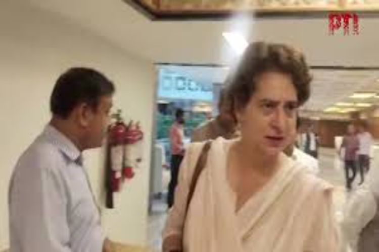 Prime Minister should raise the issue of death of Indian sailors with Trump: Priyanka Gandhi