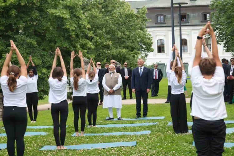 It is heartening to see youth taking up yoga: PM Modi in Bratislava