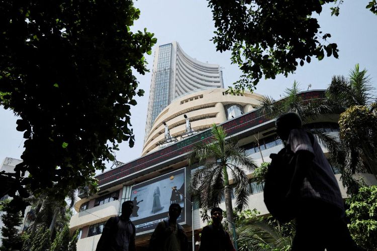 Stock market rises for the third consecutive day, Sensex rises 544 points