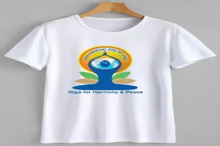 Indian High Commissioner gifts New Zealand Foreign Minister International Yoga Day T-Shirt