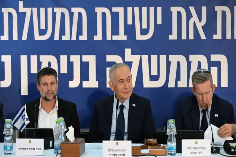 Netanyahu vows to bring entire Bnei Menashe community to Israel within four years