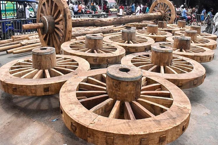 Puri Rath Yatra: Chariot construction work briefly halted due to carpenters' protest
