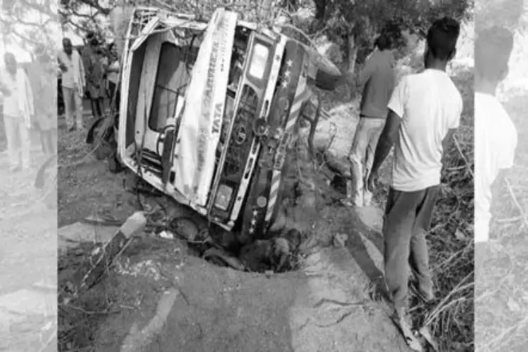 Telangana: 3 killed after lorry rammed parked mini truck on roadside in Jangaon