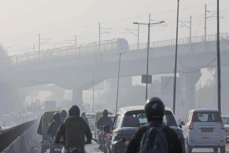 Delhi government announces plan to tackle air pollution in winter