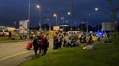 Edinburgh Airport reopens following detection of suspicious item