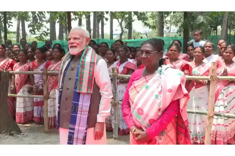 President Murmu, PM Modi visit Mayurbhanj, offer prayers at tribal sacred groves
