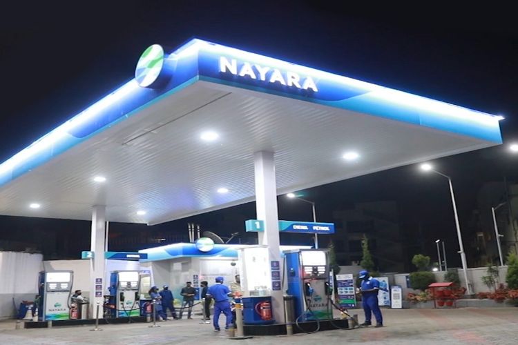 Nayara Energy petrol pumps cross 7,000 mark