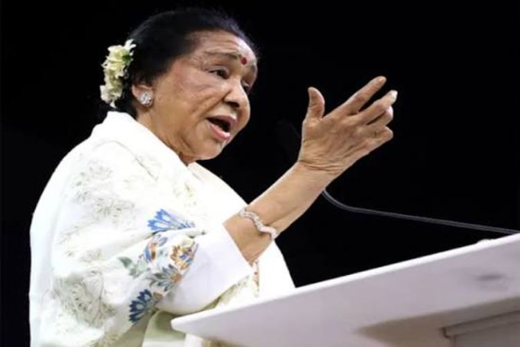 Maharashtra Assembly pays tribute to Asha Bhosle and Suman Kalyanpur