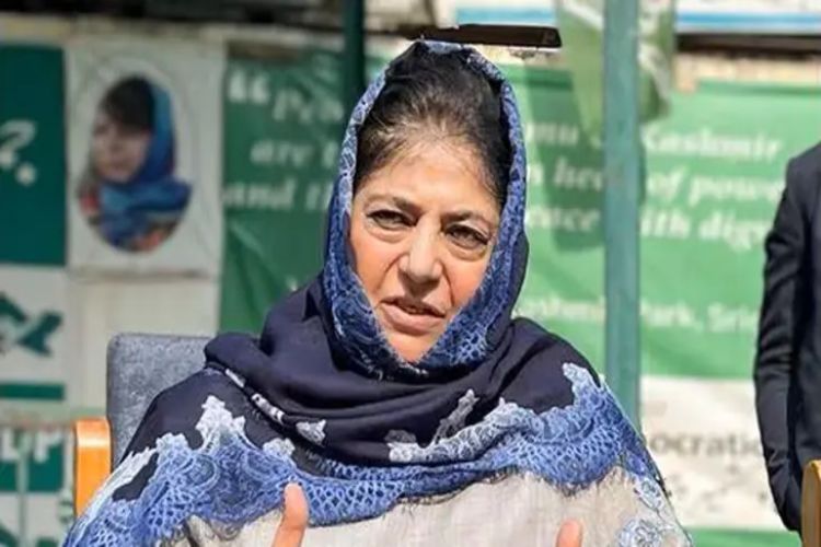 Kashmiri Pandits should forget the past and move forward: Mehbooba