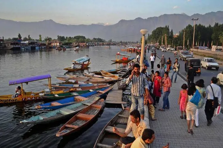 Tharoor emphasizes boosting tourism in Jammu and Kashmir.