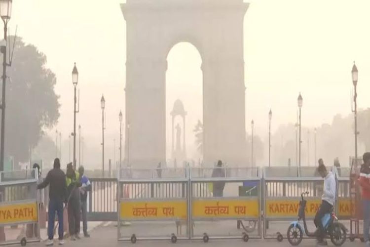 Delhi's air quality in 'moderate' category, maximum temperature likely to reach 40 degrees Celsius