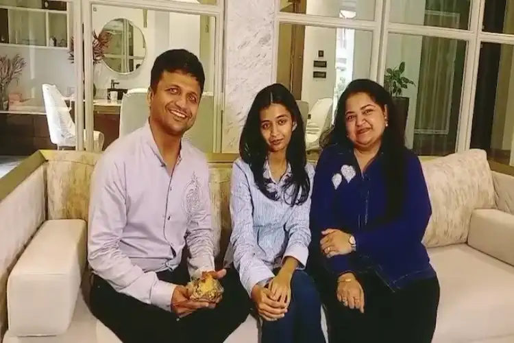 The journey from 95.2% to a full 100% in CBSE: Ranchi's Avni Kejriwal made history following re-evaluation.