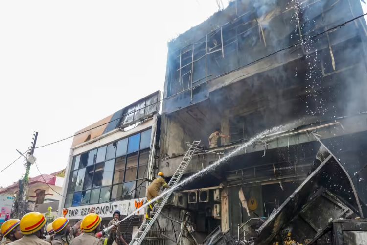 Process to demolish Lucknow fire-hit building begins