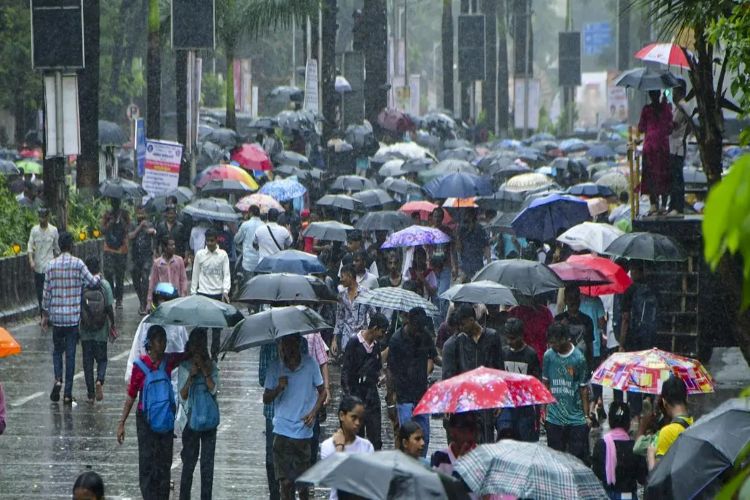 Mumbai receives rain for the third consecutive day