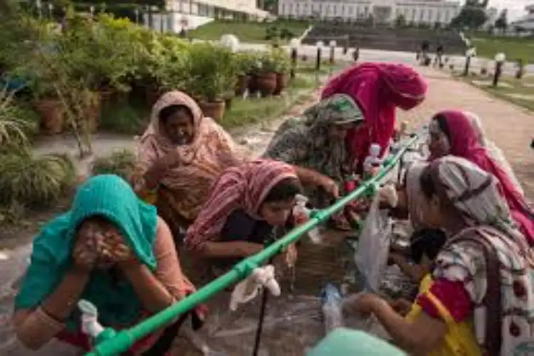 Water crisis deepens at Rawalpindi-Islamabad border as residents accuse authorities of Inaction