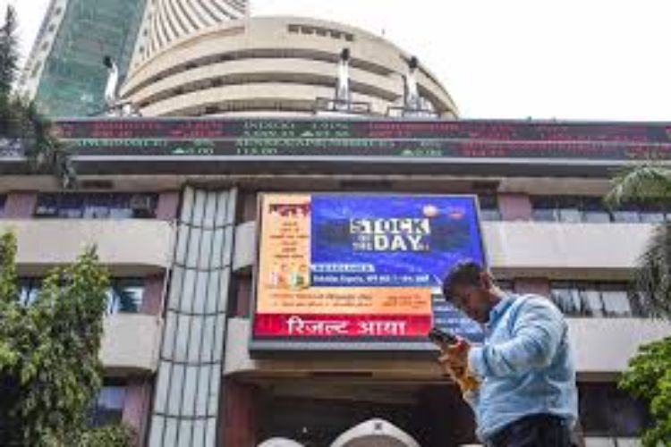 Stock markets rise in early trade on softening crude oil prices