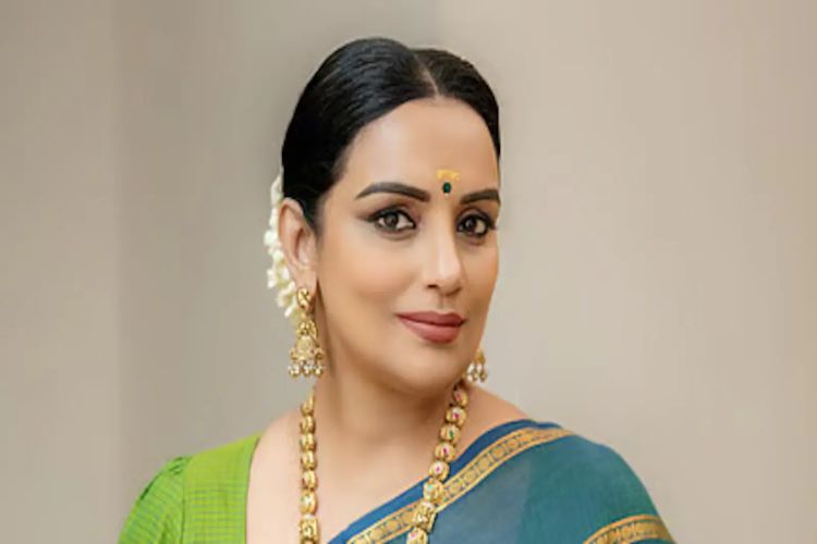 I left AMMA because I don't want to be a puppet: Shwetha Menon