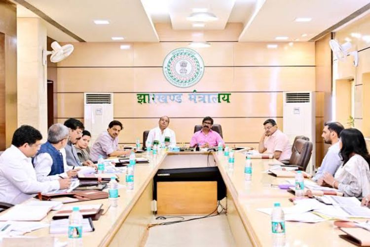 Jharkhand government is filling up vacant posts in various departments: Soren
