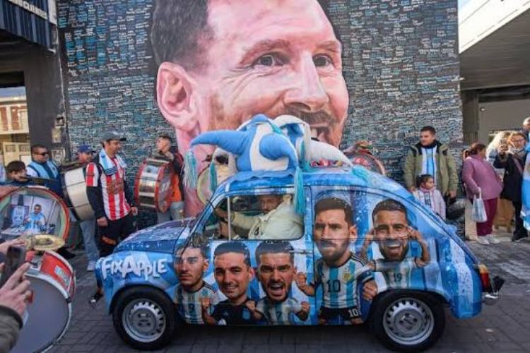 Lionel Messi celebrates 39th birthday with his Argentina teammates