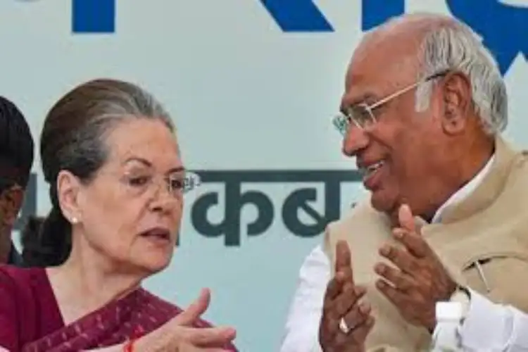 Mallikarjun Kharge backs Sonia Gandhi's 'evocative' article, calls out 