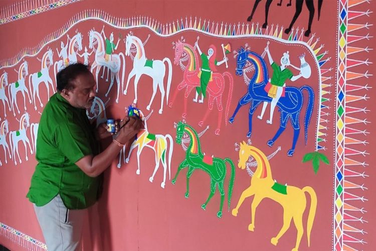 Pithora art to shine at 'Vibrant' conference