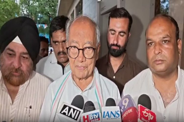 An FIR should be lodged against Champat Rai and he should be arrested: Digvijay Singh