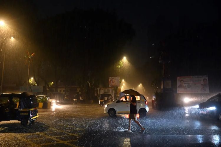 Mumbai is likely to receive an orange alert and Palghar is likely to receive a red alert.