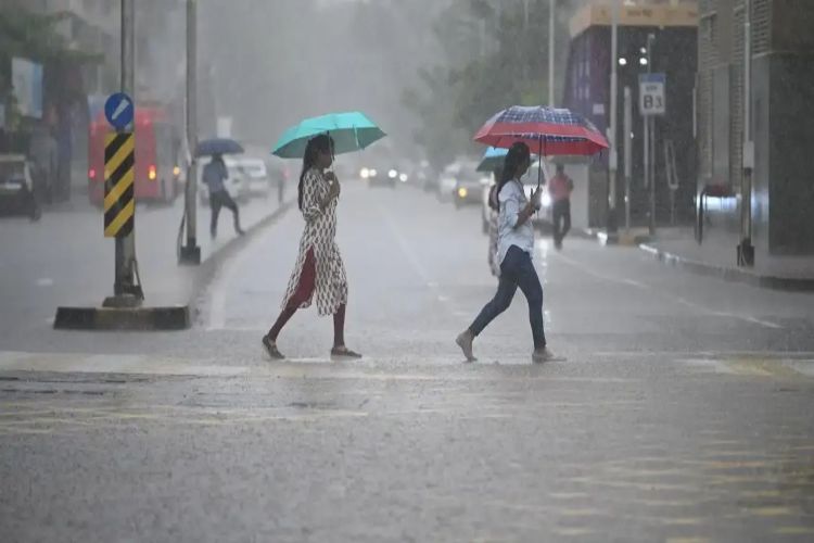 Heavy rain and thunderstorms predicted in Mumbai