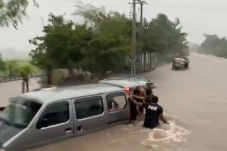 Gujarat: Fire Department rescues people stranded in floodwaters in Junagadh