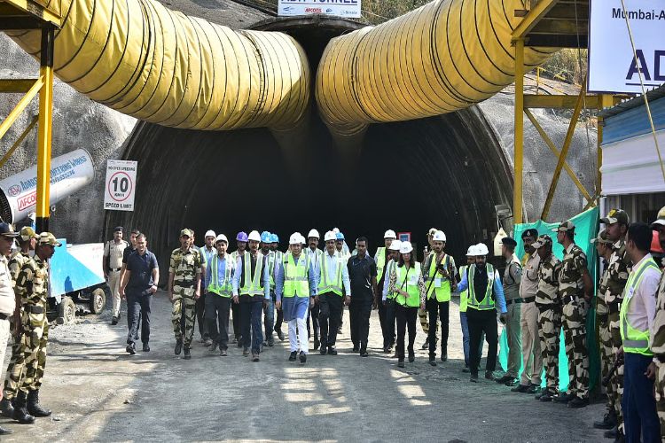 Railway Minister to launch tunnel work for Mumbai-Ahmedabad bullet train on Sunday