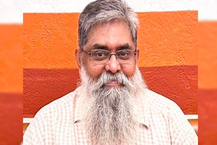 Former Telegraph editor's passport renewed