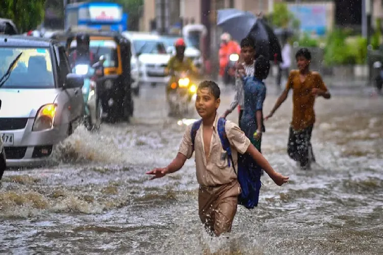 Heavy rain alert: Schools and colleges in Pune, Mumbai, Thane, and Navi Mumbai closed today.