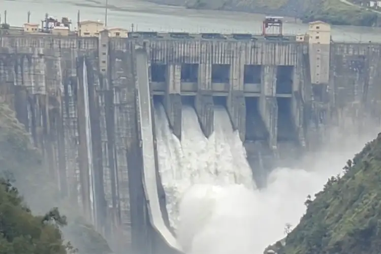 J-K: 3 gates of Baglihar Dam opened as heavy rain raises Chenab water level
